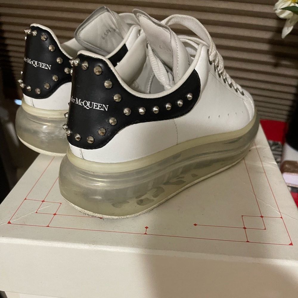 Alexander McQueen white/black/silver size. 35C.